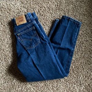 LEVIS MOM JEANS